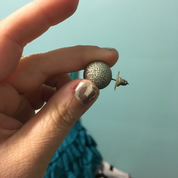 Studs - Picture 2 of 3